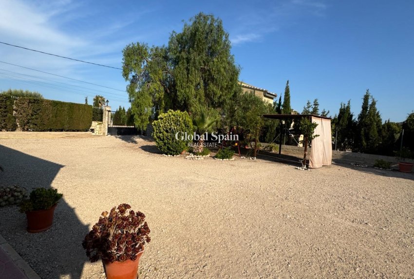 Resale - VILLA -
ALBATERA - Partida Lomas