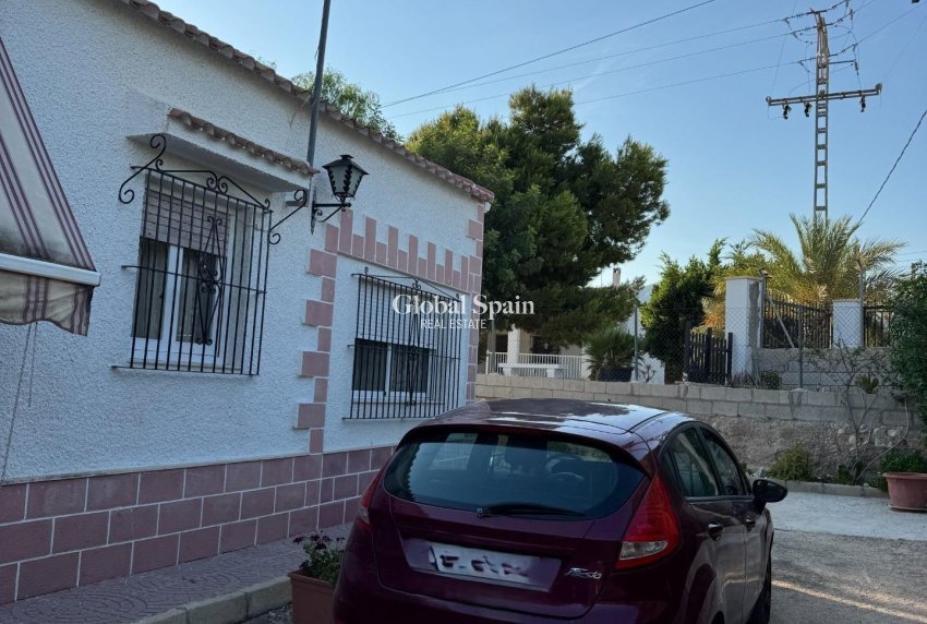 Resale - VILLA -
ALBATERA - Partida Lomas