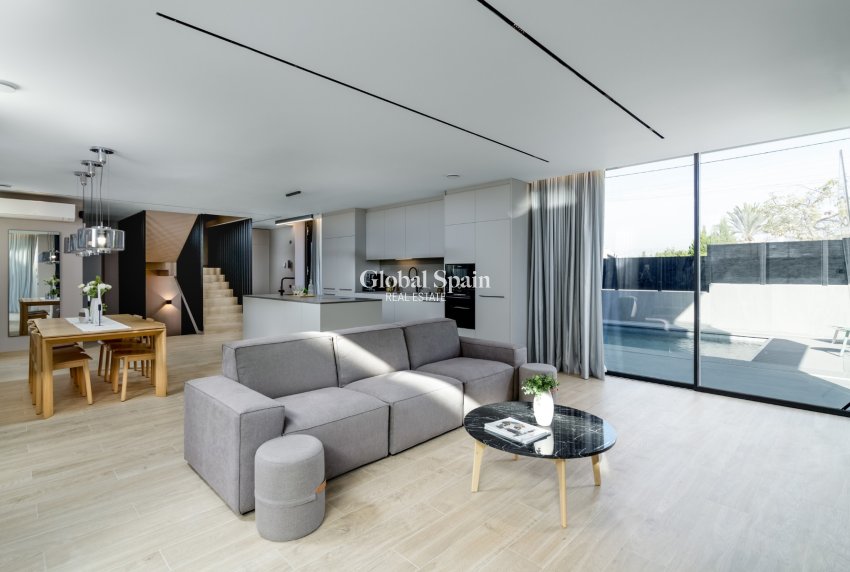 Resale - Villa -
Albir - center