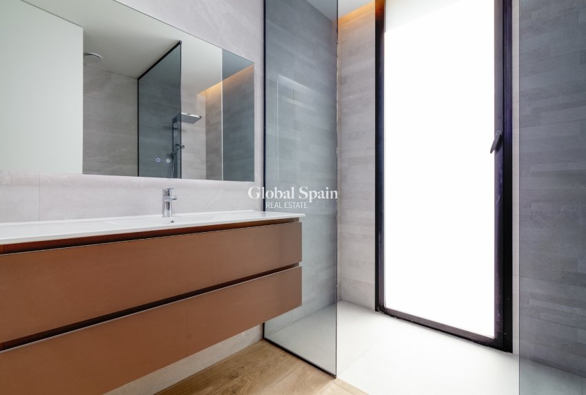 Resale - Villa -
Albir - center