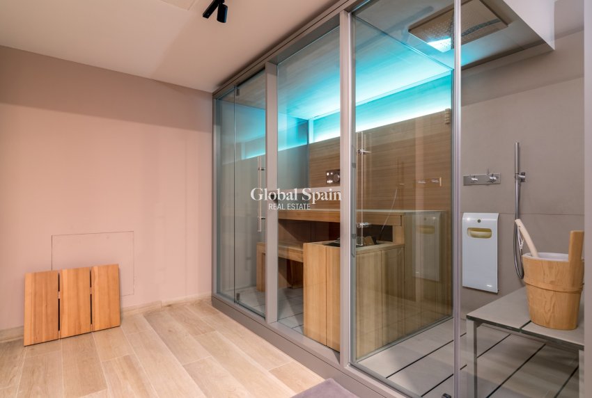 Resale - Villa -
Albir - center