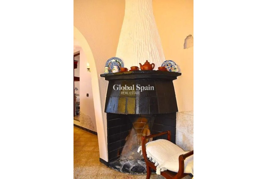 Resale - VILLA -
Albir - center