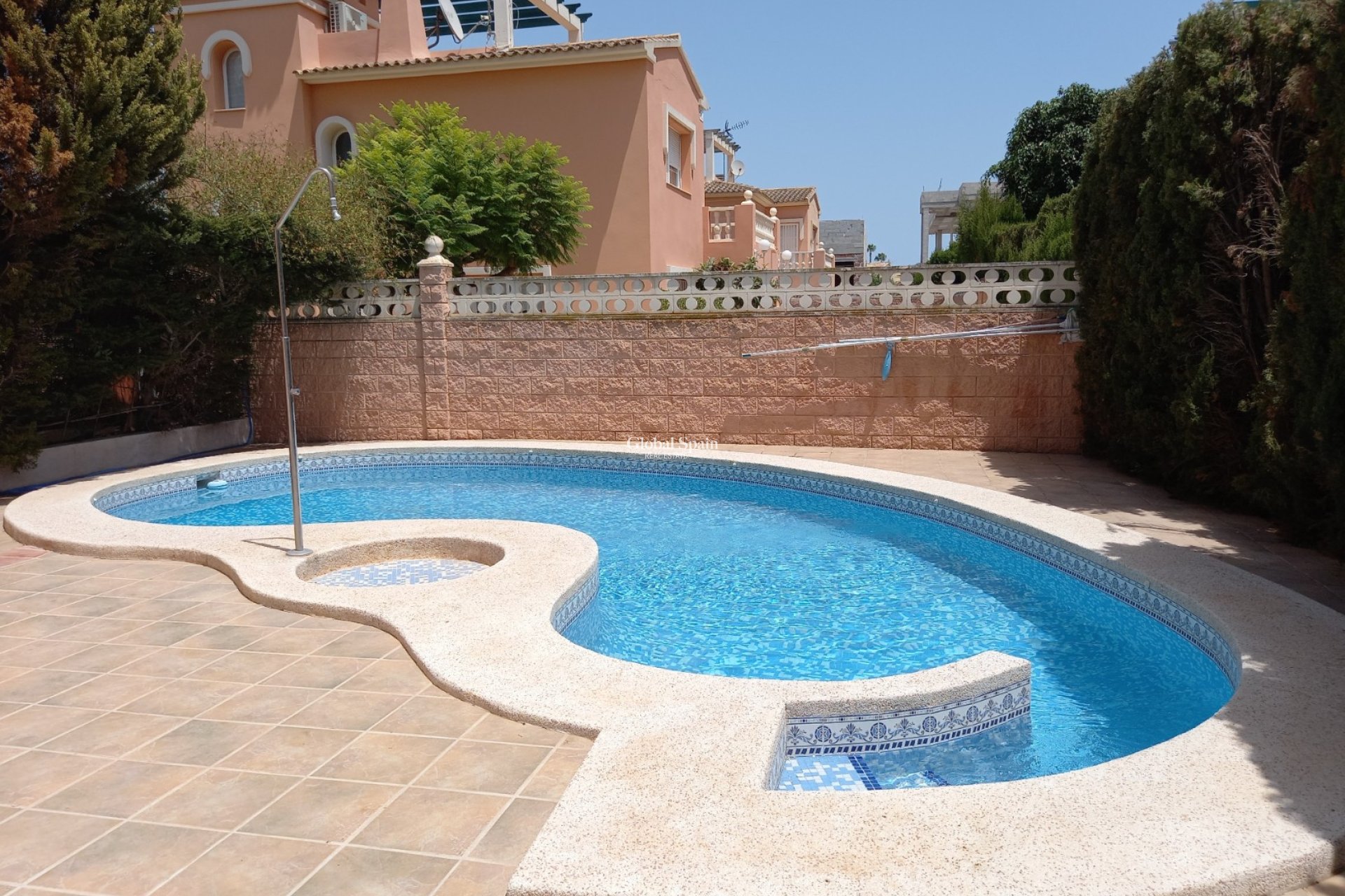 Resale - VILLA -
Albir - center