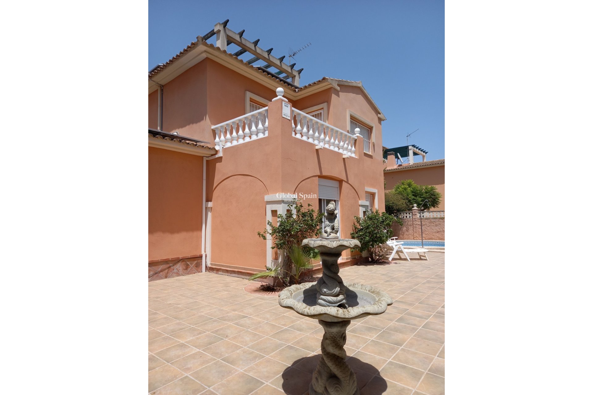 Resale - VILLA -
Albir - center