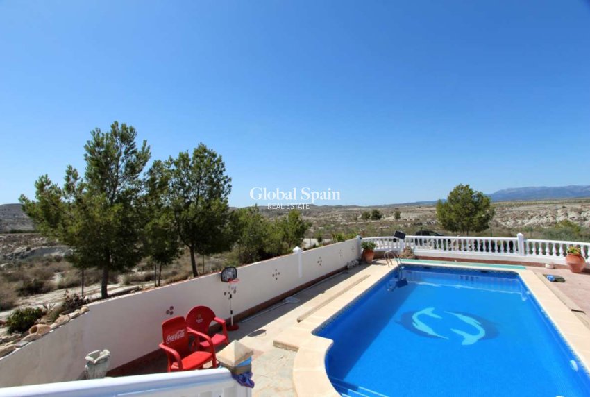 Resale - VILLA -
ALBUDEITE - Inland