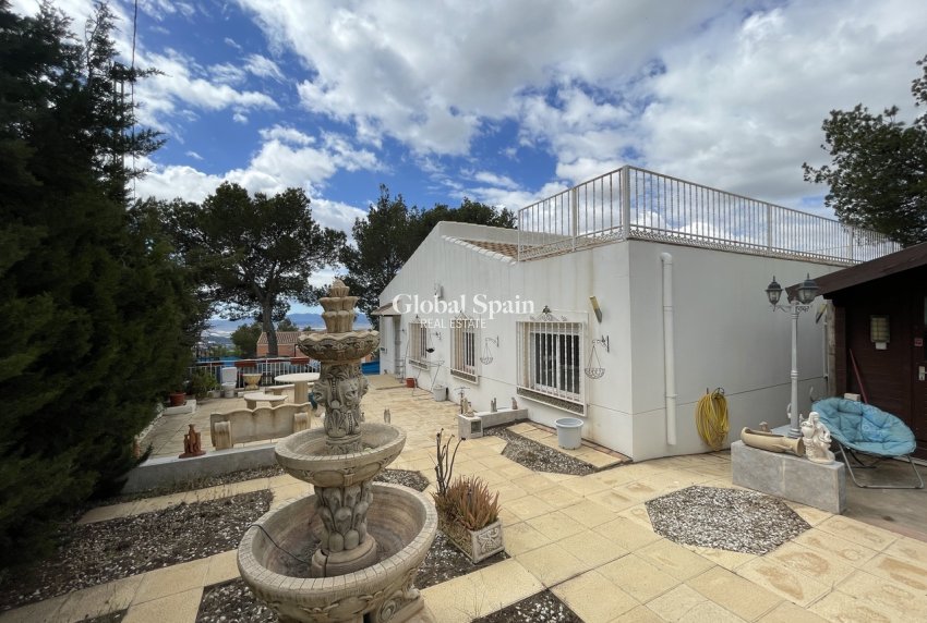 Resale - VILLA -
ALEDO - Inland