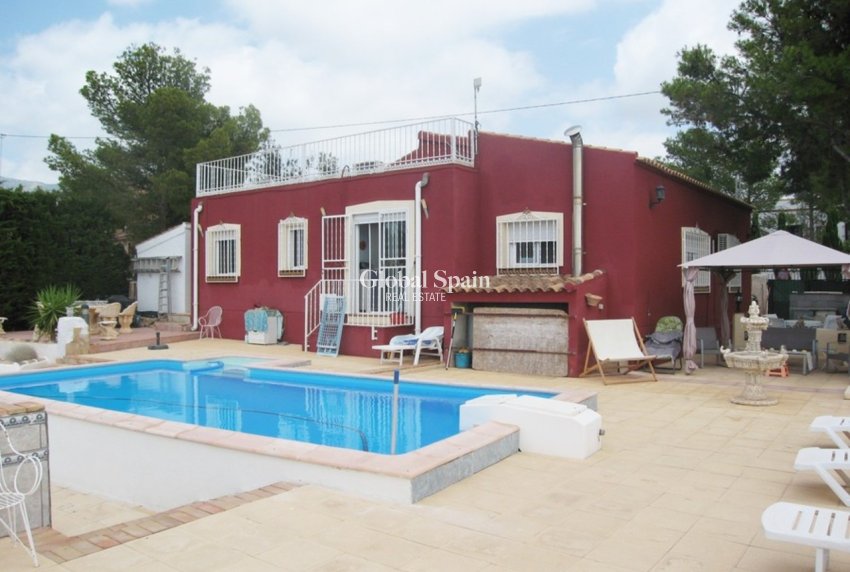 Resale - VILLA -
ALEDO - Inland