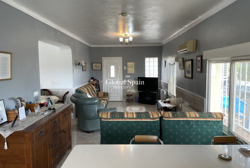 Resale - VILLA -
ALEDO - Inland