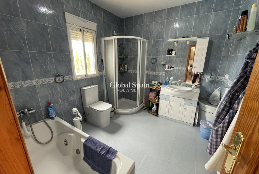 Resale - VILLA -
ALEDO - Inland