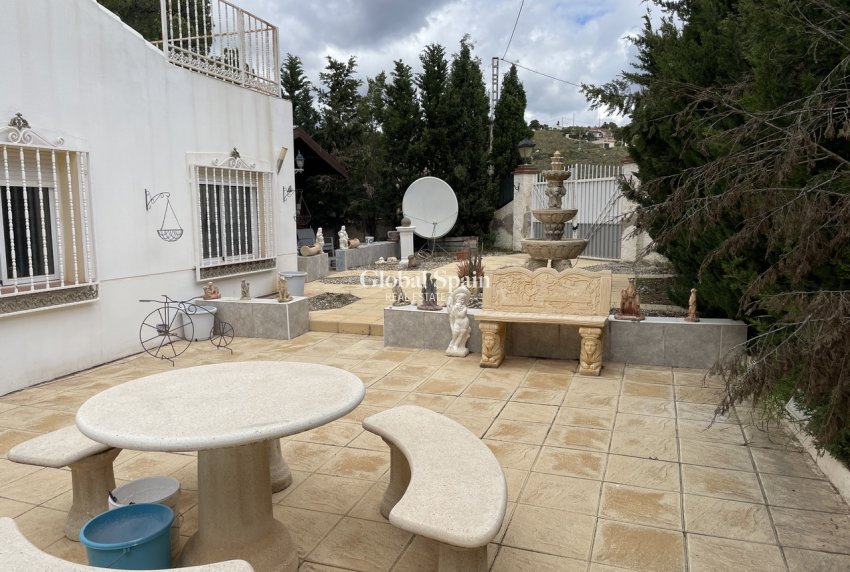 Resale - VILLA -
ALEDO - Inland