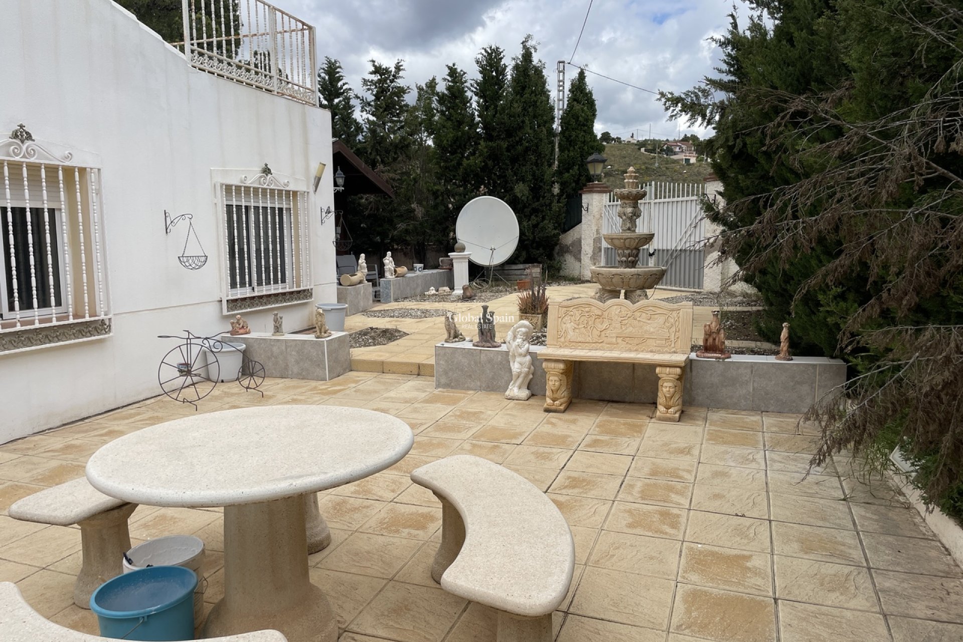 Resale - VILLA -
ALEDO - Inland