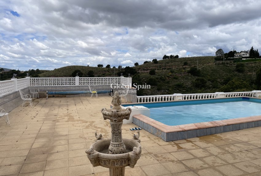 Resale - VILLA -
ALEDO - Inland
