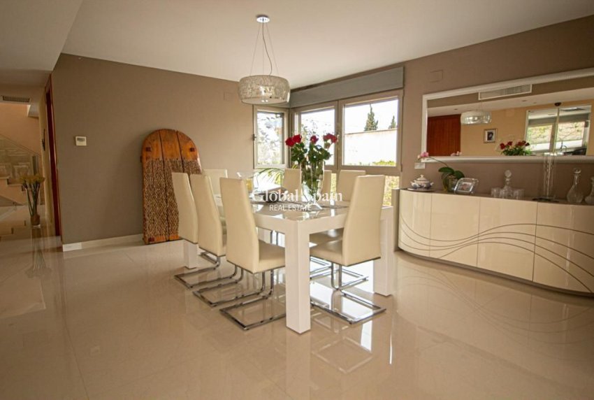 Resale - VILLA -
ALFAZ DEL PI - Albir