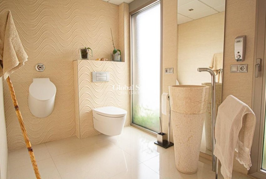 Resale - VILLA -
ALFAZ DEL PI - Albir