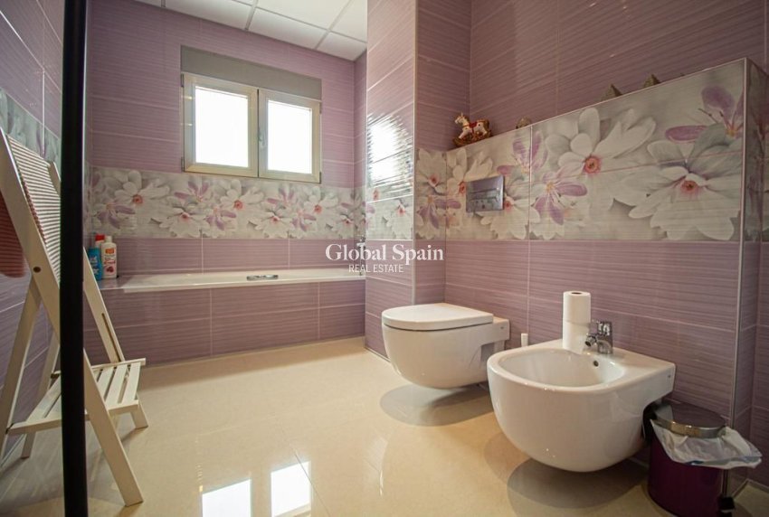 Resale - VILLA -
ALFAZ DEL PI - Albir