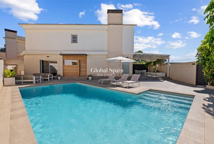 Resale - VILLA -
ALFAZ DEL PI - Costa Blanca