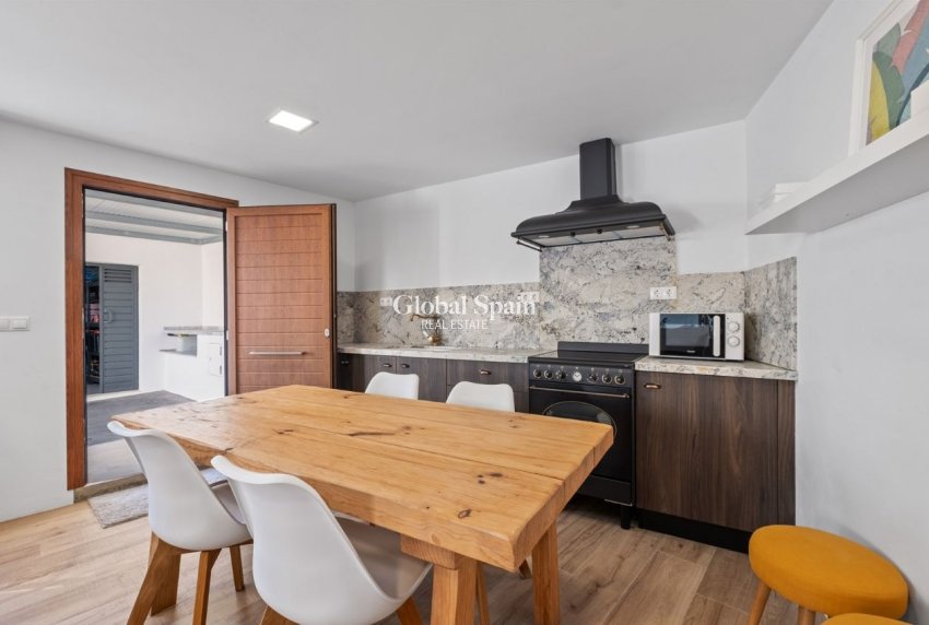 Resale - VILLA -
ALFAZ DEL PI - Costa Blanca