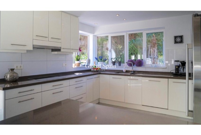 Resale - VILLA -
ALFAZ DEL PI - Costa Blanca