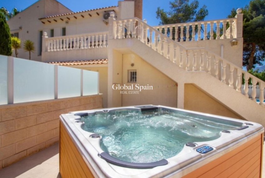 Resale - VILLA -
ALFAZ DEL PI - Costa Blanca