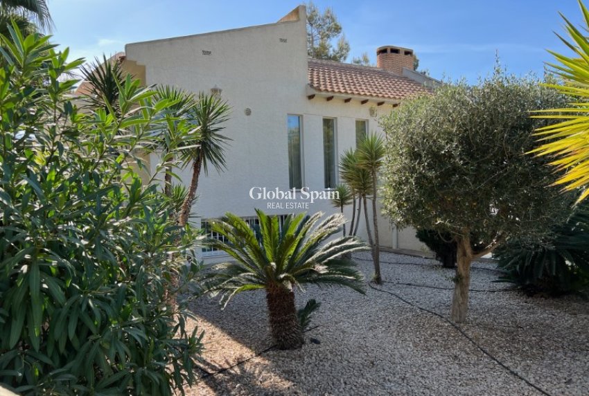 Resale - VILLA -
ALFAZ DEL PI - Costa Blanca