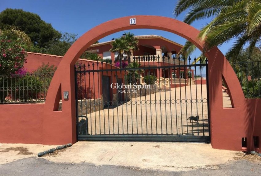 Resale - VILLA -
ALFAZ DEL PI - Costa Blanca
