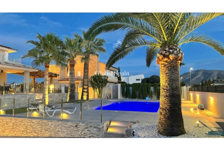 Resale - VILLA -
ALFAZ DEL PI - Costa Blanca