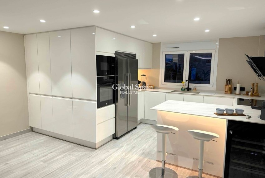 Resale - VILLA -
ALFAZ DEL PI - Costa Blanca