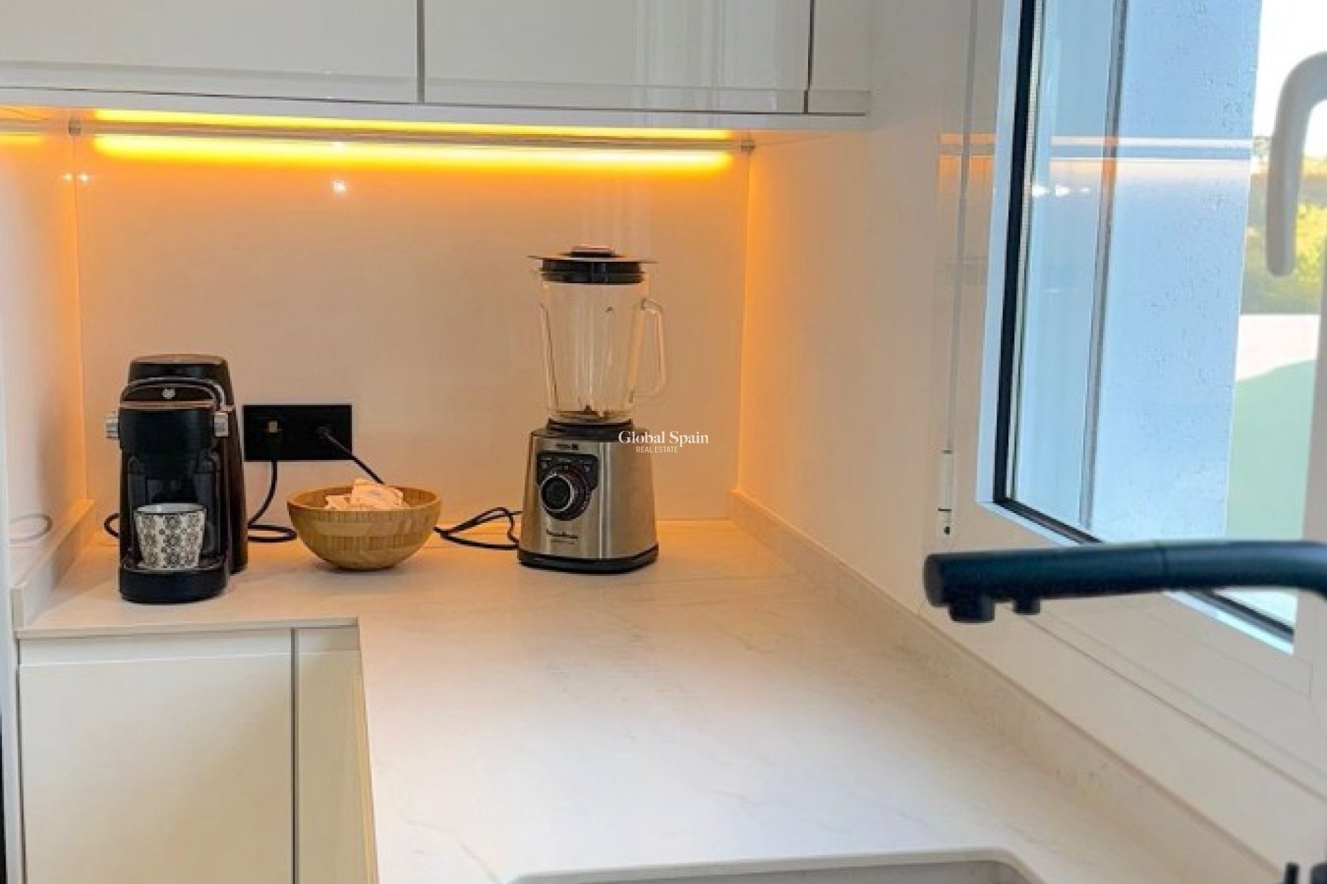 Resale - VILLA -
ALFAZ DEL PI - Costa Blanca