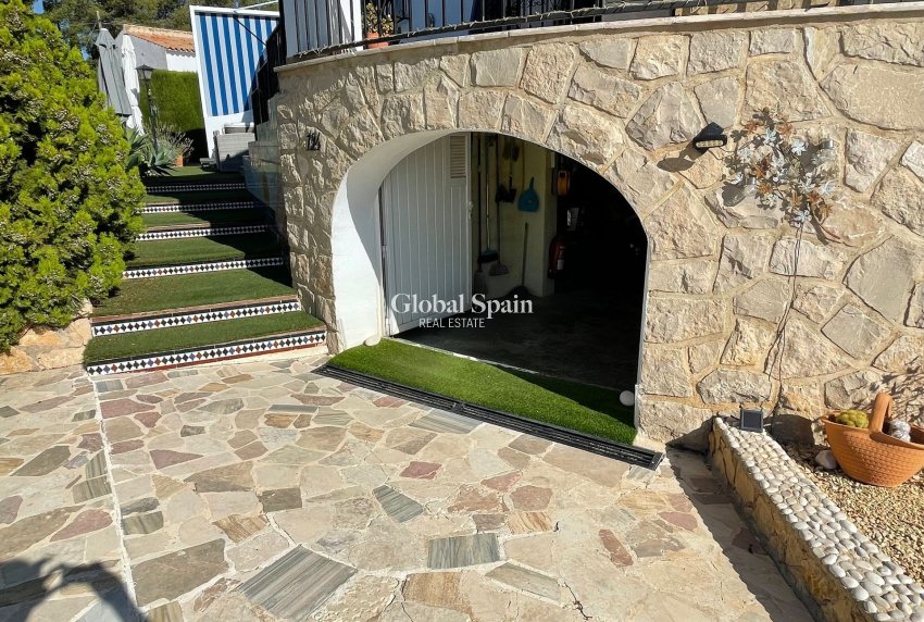 Resale - VILLA -
ALFAZ DEL PI - l'Alfas del Pi