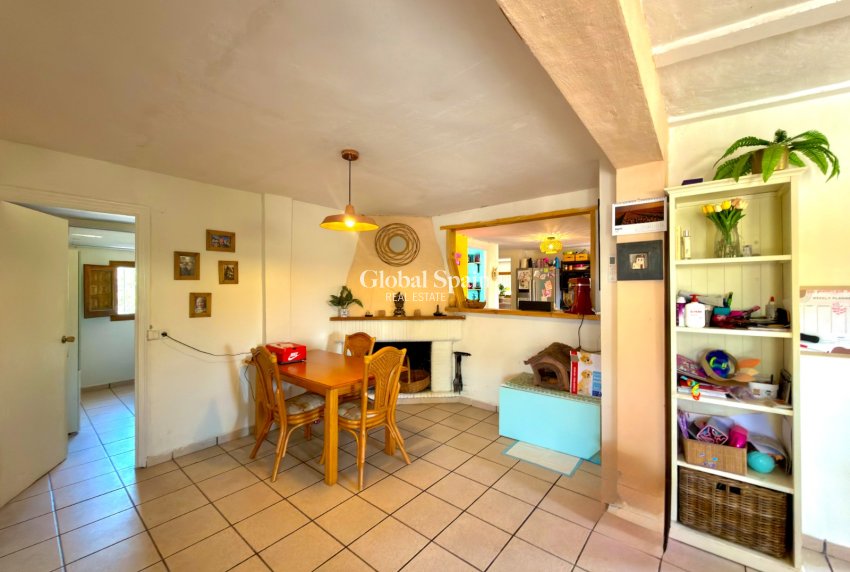Resale - VILLA -
ALFAZ DEL PI