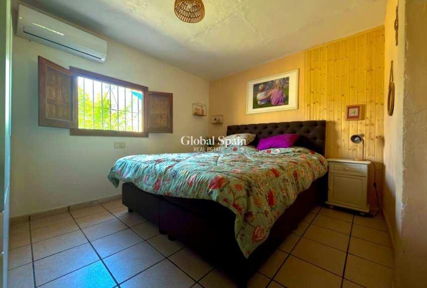 Resale - VILLA -
ALFAZ DEL PI