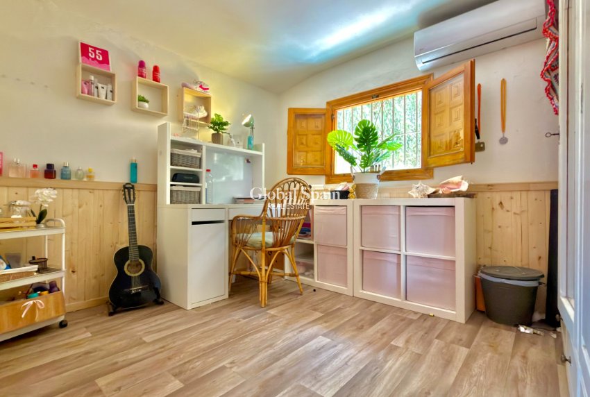 Resale - VILLA -
ALFAZ DEL PI