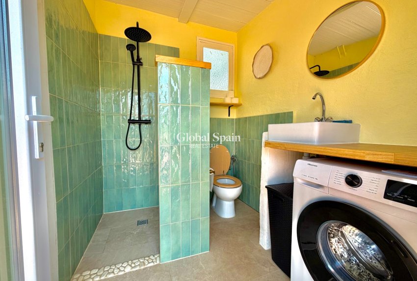 Resale - VILLA -
ALFAZ DEL PI