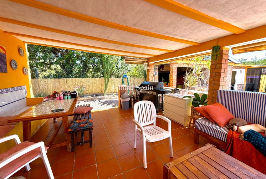 Resale - VILLA -
ALFAZ DEL PI