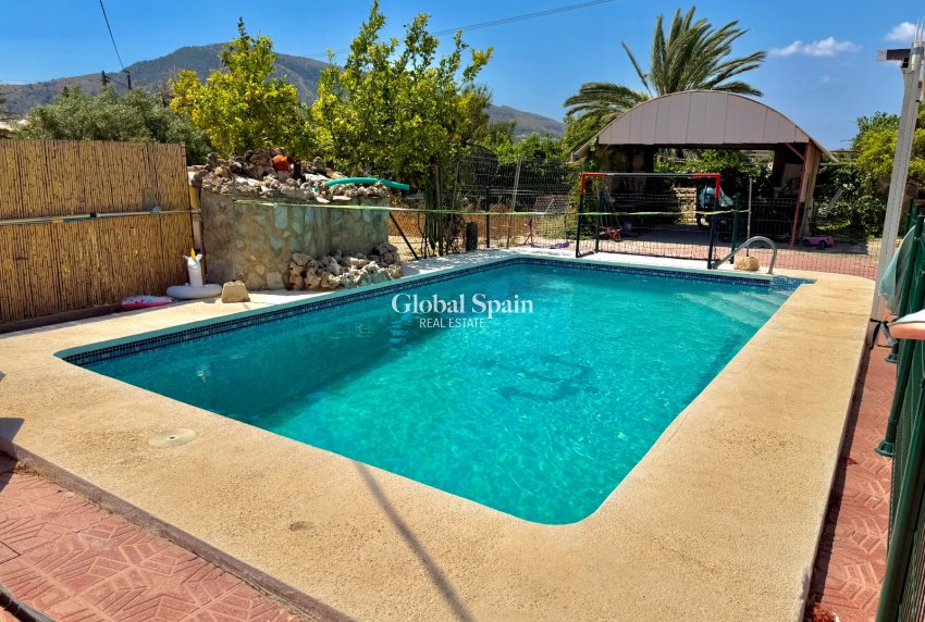 Resale - VILLA -
ALFAZ DEL PI