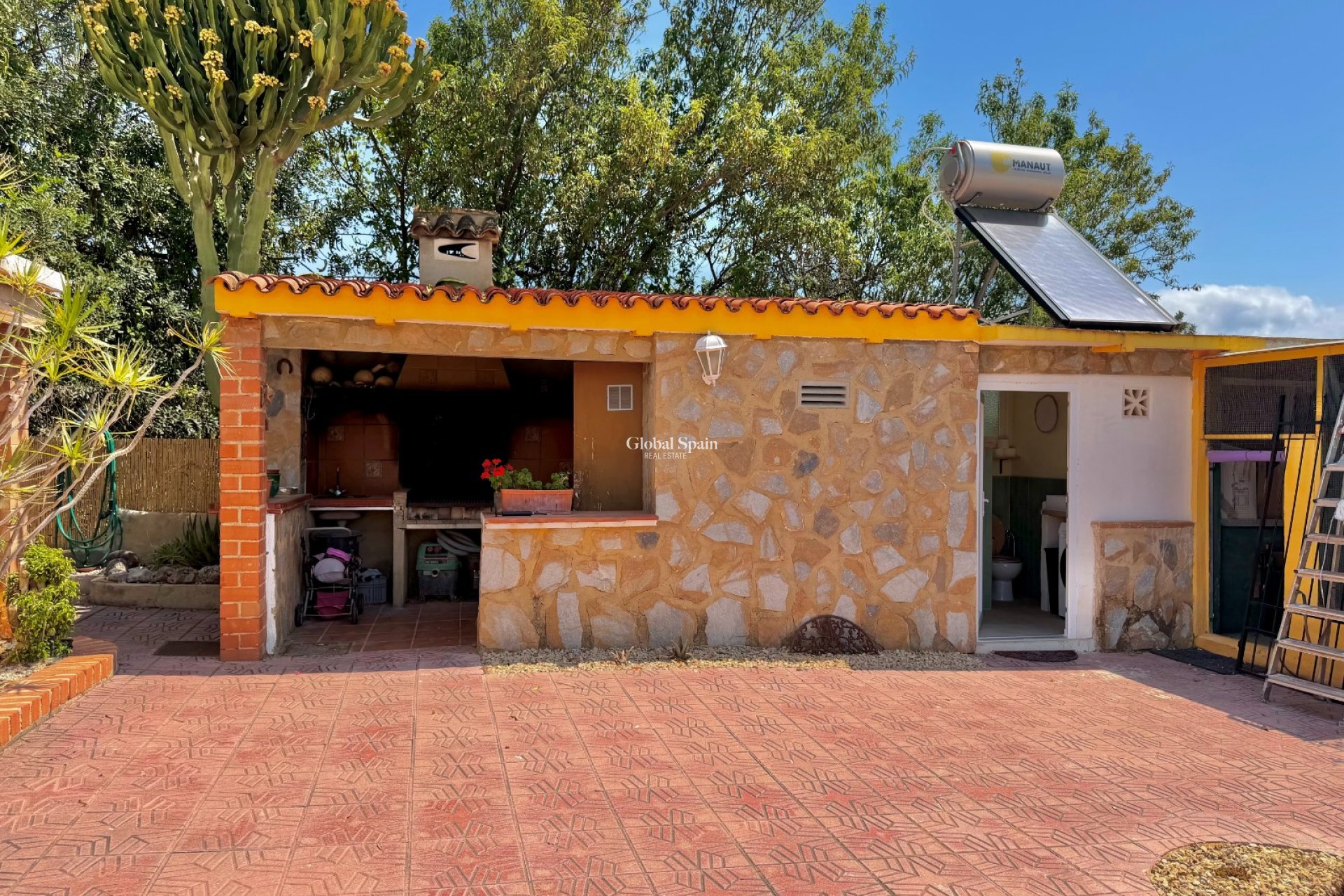 Resale - VILLA -
ALFAZ DEL PI