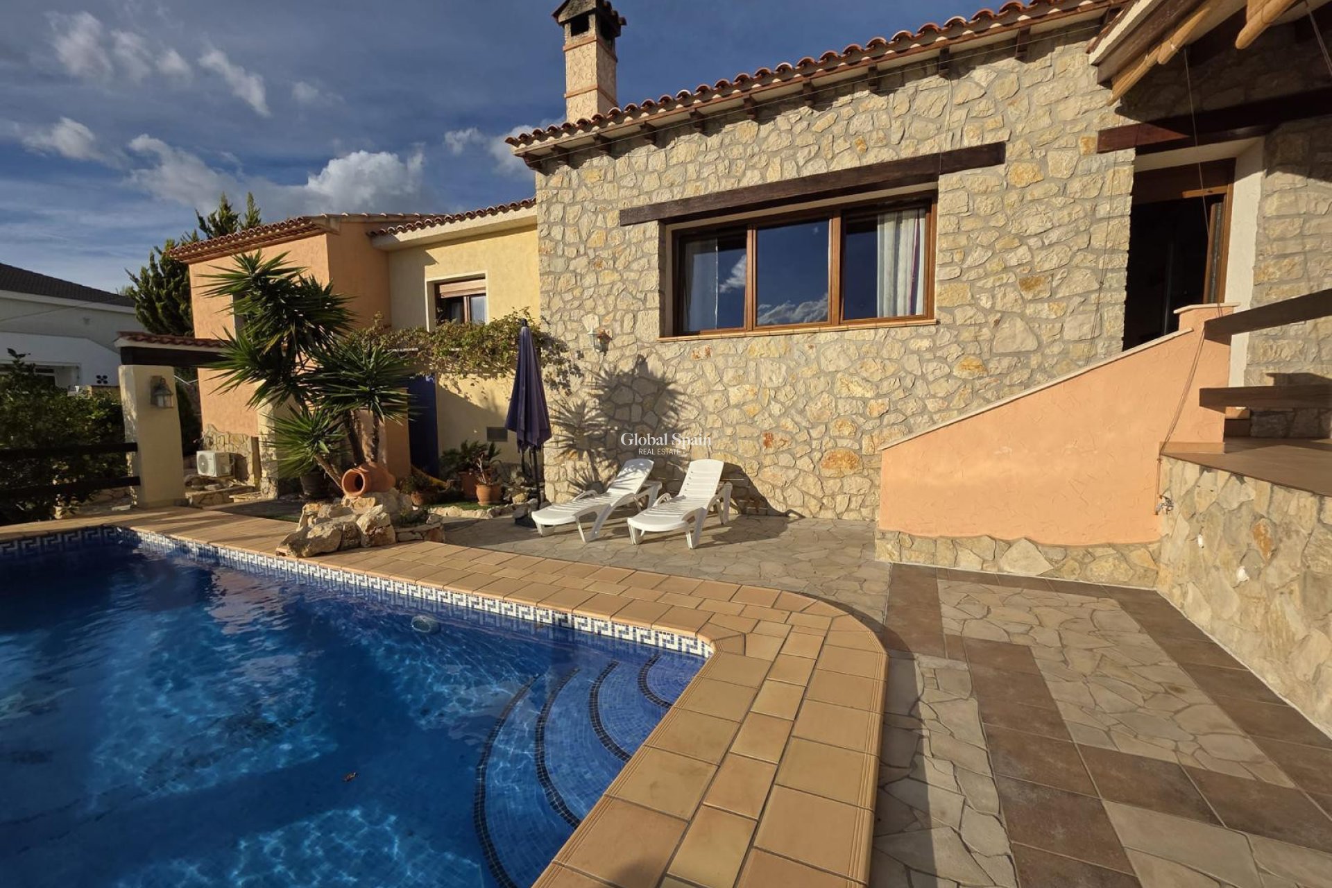Resale - VILLA -
ALFAZ DEL PI