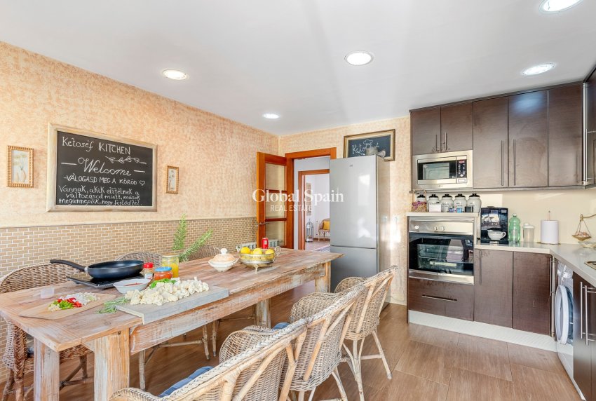 Resale - VILLA -
ALFAZ DEL PI