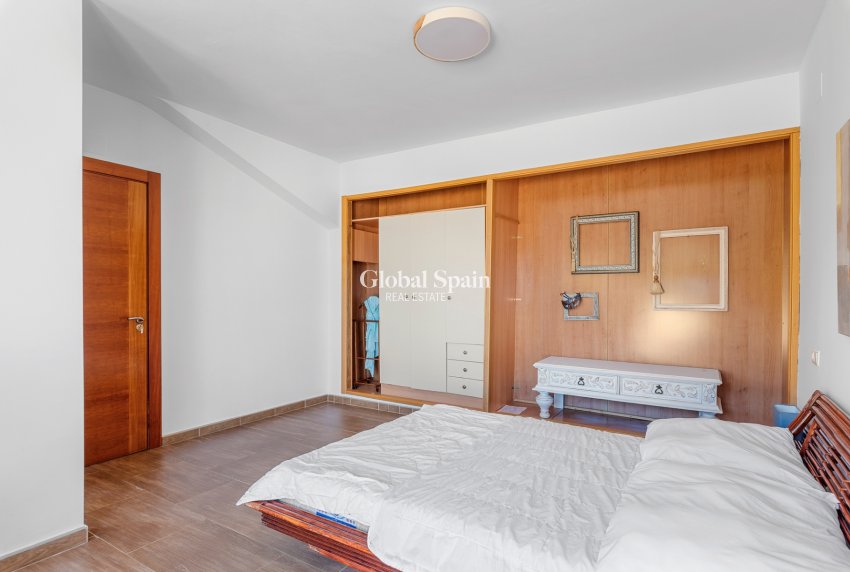 Resale - VILLA -
ALFAZ DEL PI