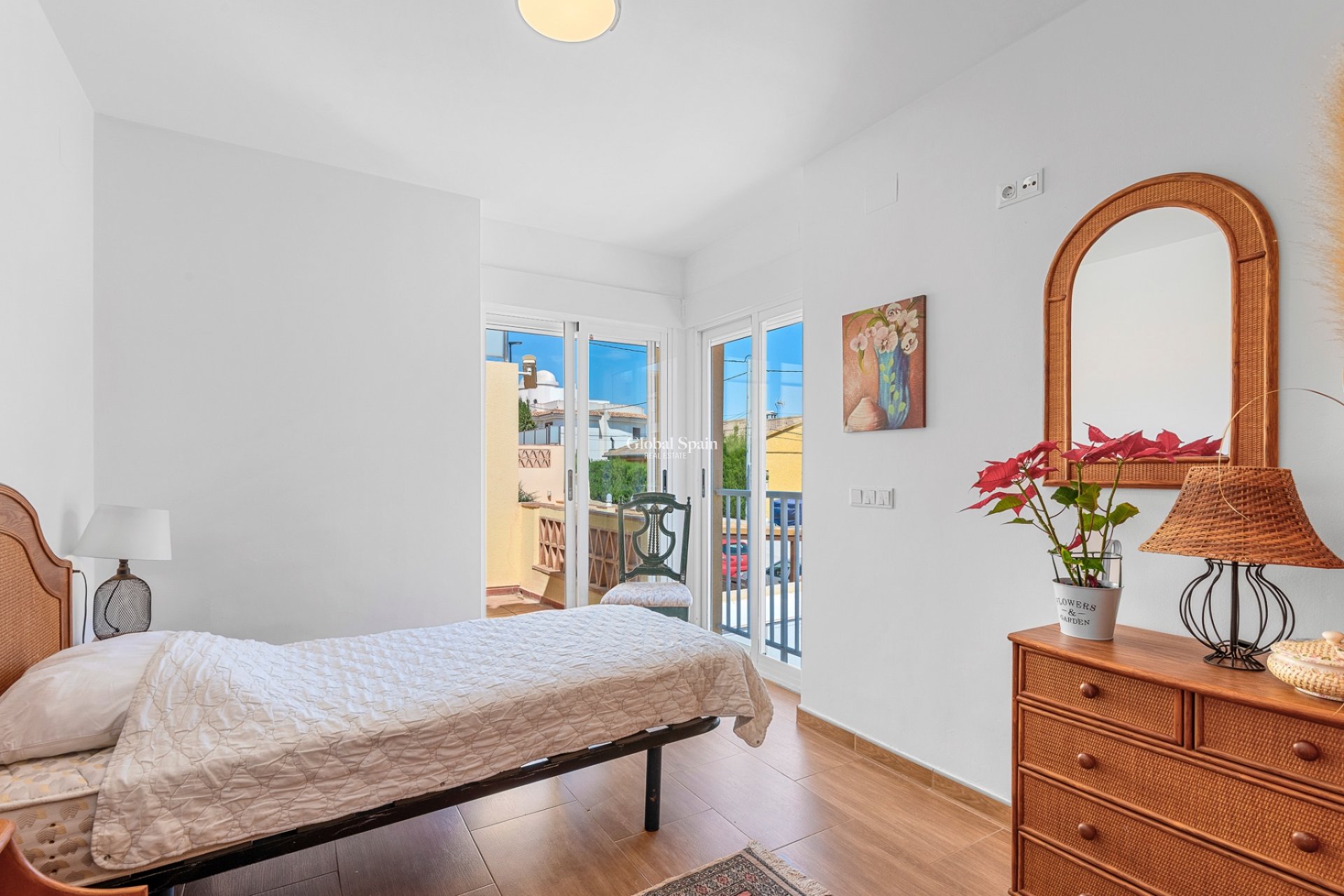 Resale - VILLA -
ALFAZ DEL PI