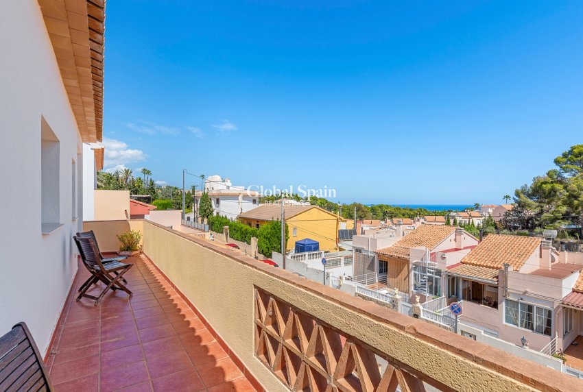 Resale - VILLA -
ALFAZ DEL PI
