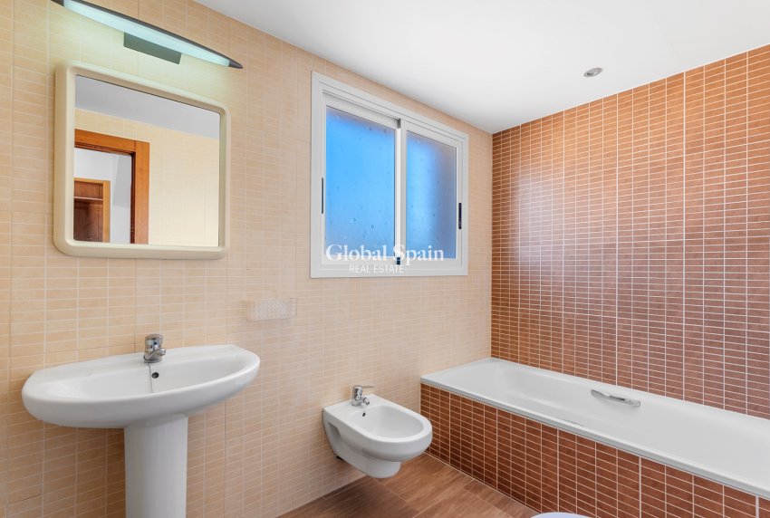 Resale - VILLA -
ALFAZ DEL PI