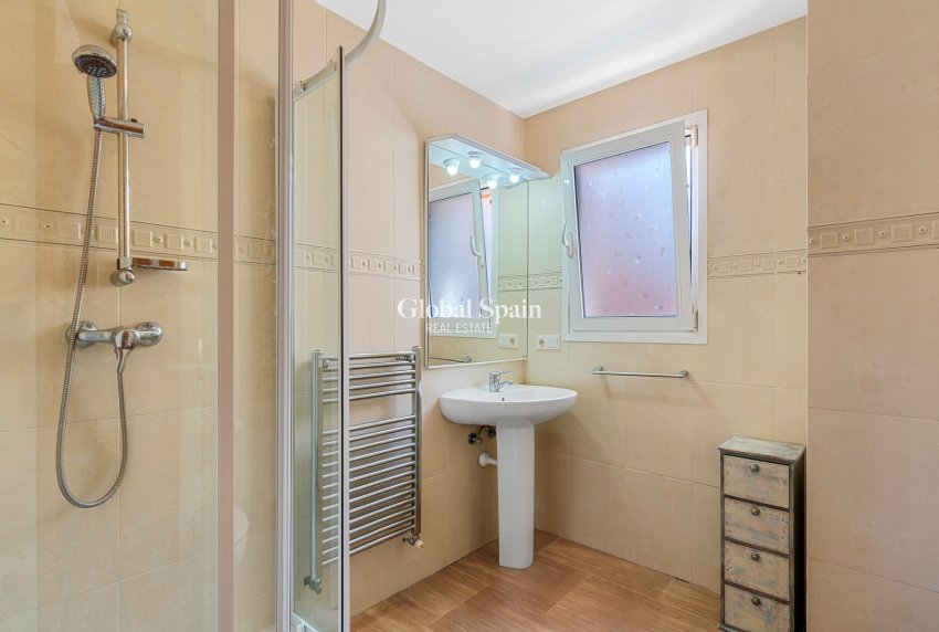 Resale - VILLA -
ALFAZ DEL PI