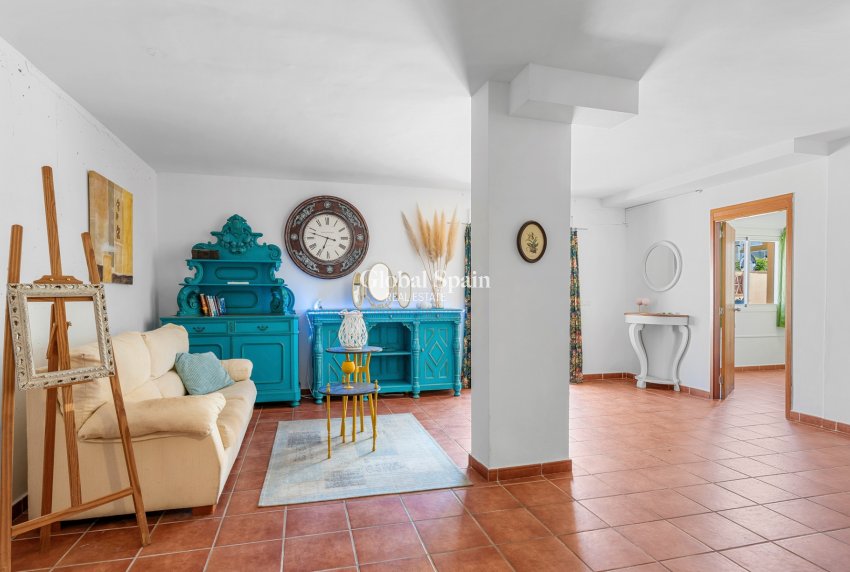 Resale - VILLA -
ALFAZ DEL PI