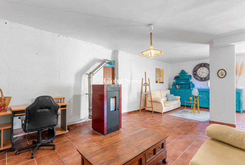 Resale - VILLA -
ALFAZ DEL PI