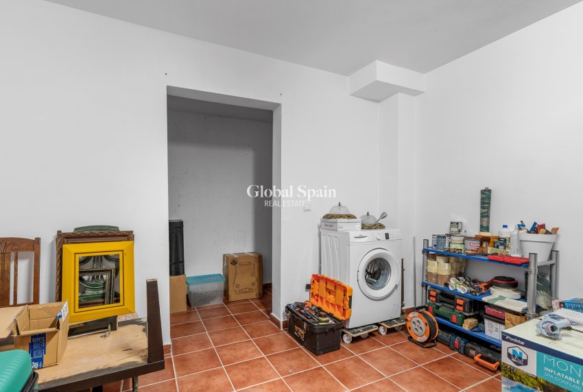 Resale - VILLA -
ALFAZ DEL PI