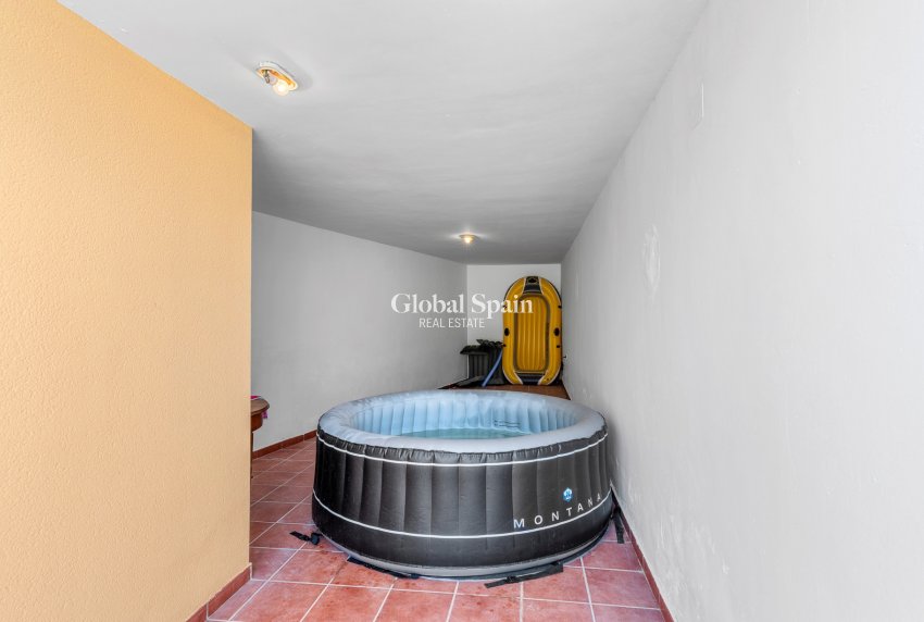 Resale - VILLA -
ALFAZ DEL PI