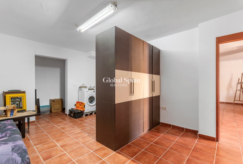 Resale - VILLA -
ALFAZ DEL PI