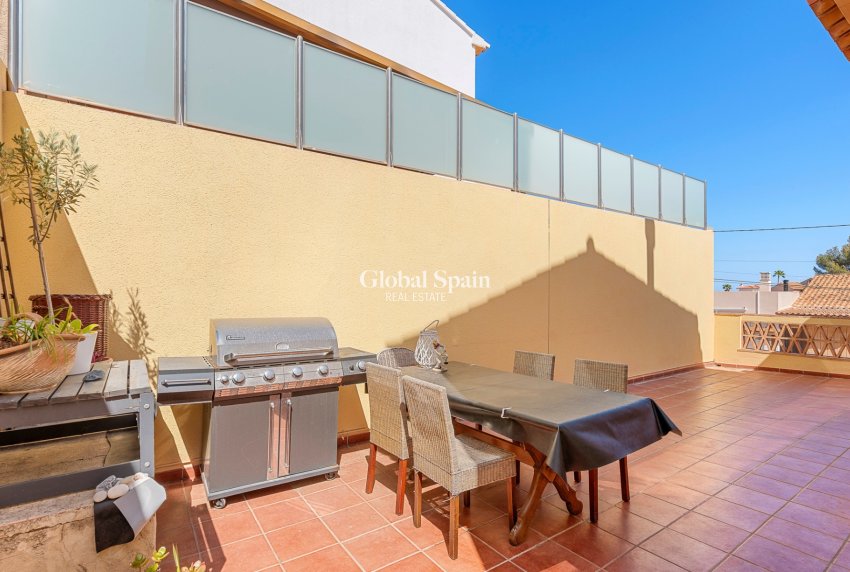 Resale - VILLA -
ALFAZ DEL PI