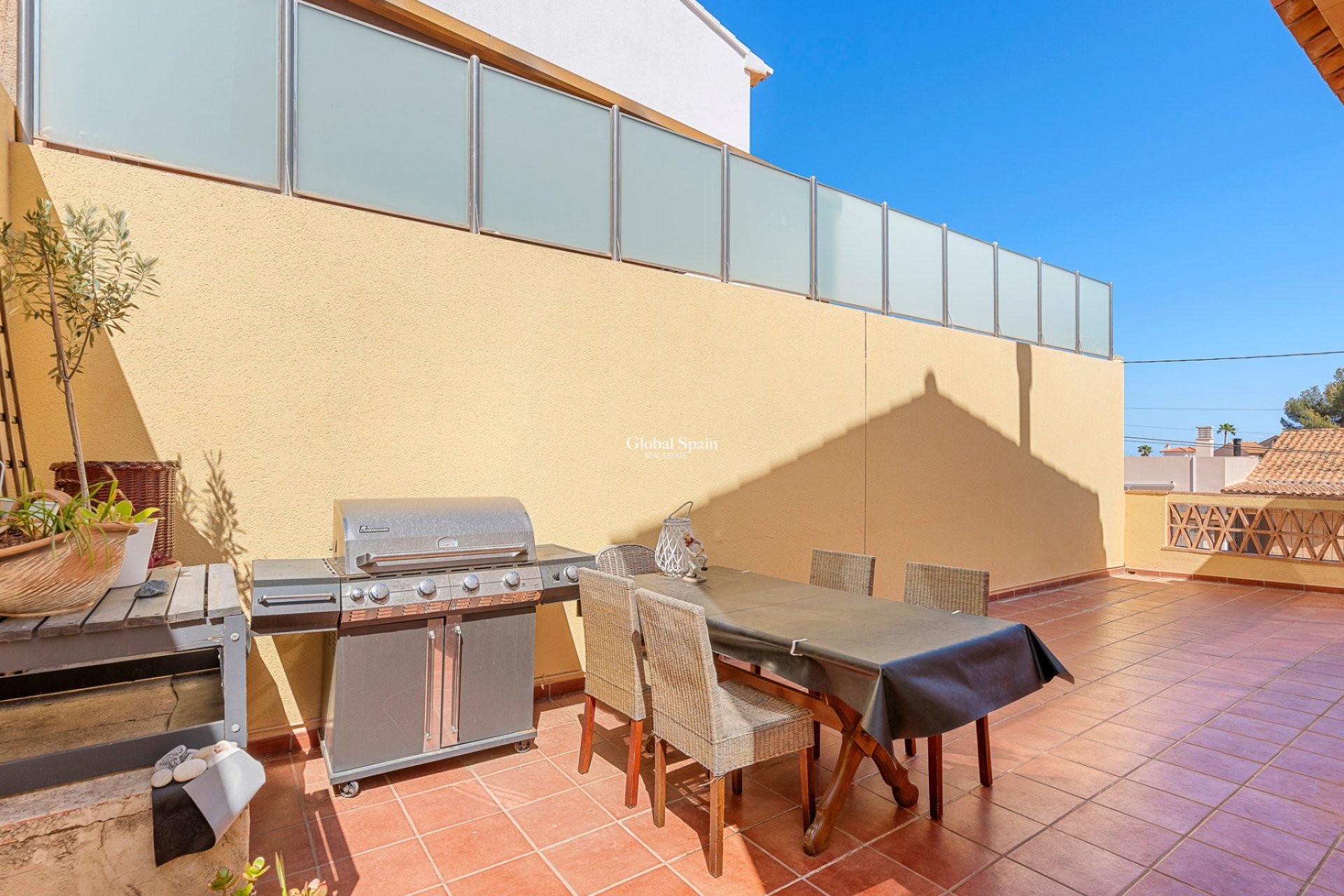 Resale - VILLA -
ALFAZ DEL PI